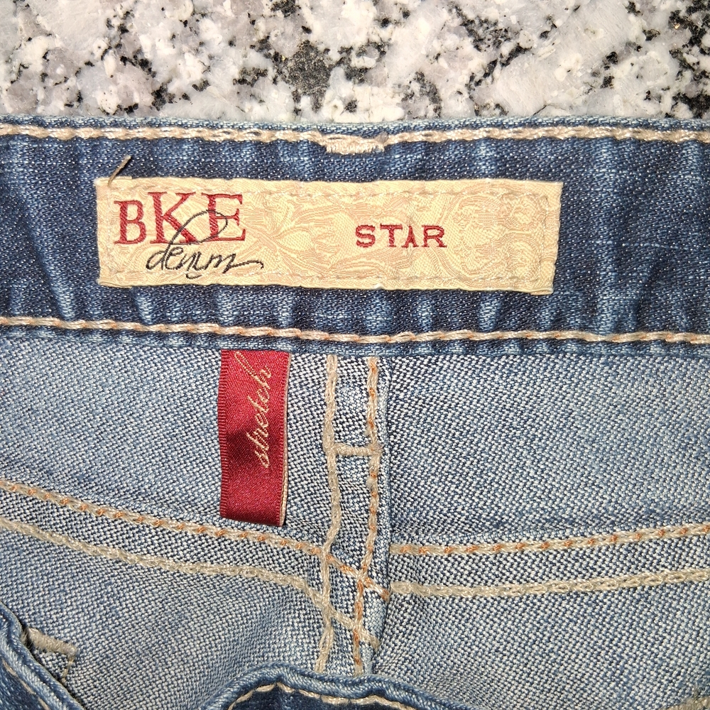 BKE Women's Faded Blue Jeans - Picture 3 of 11